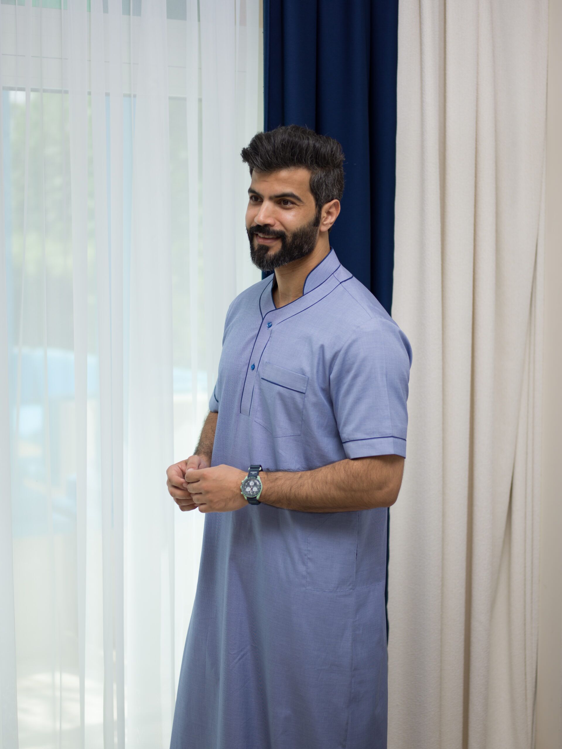 جلابية رقبة دائرية - Panel Neck - الصورة 2