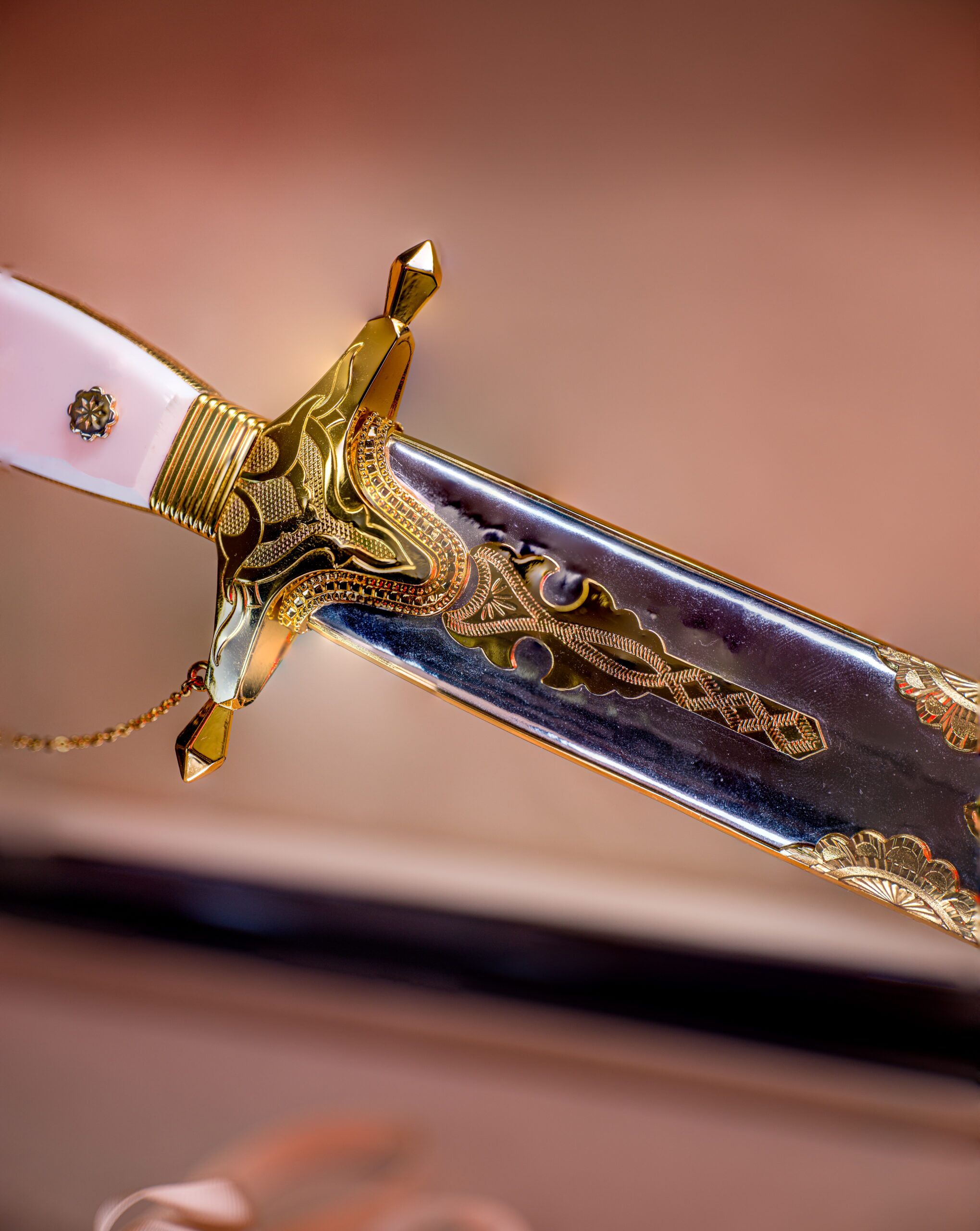 سيف العرضة ذهبي - الصورة 2