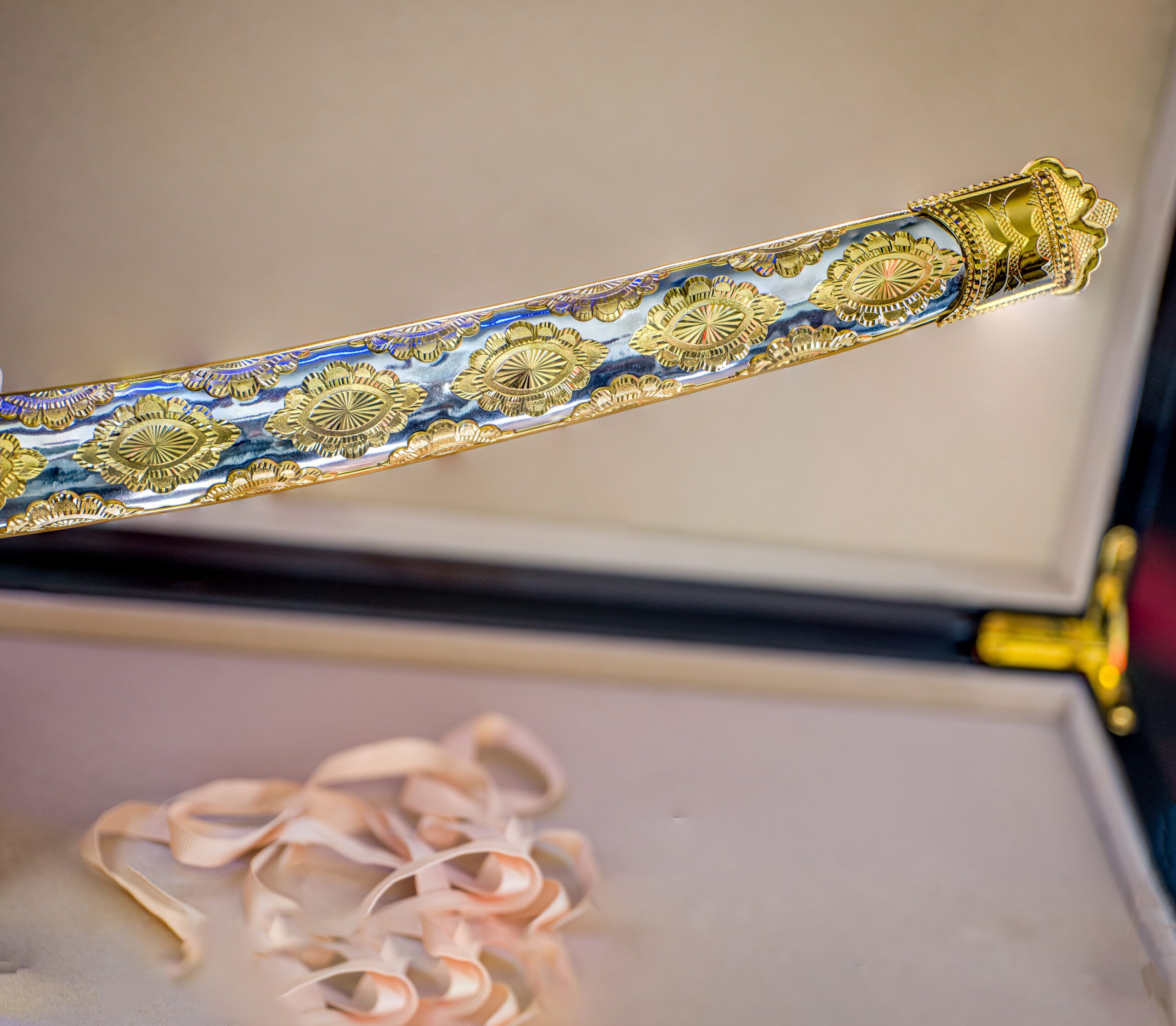 سيف العرضة ذهبي - الصورة 5